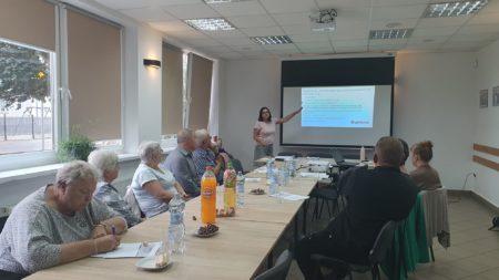 Spotkanie z Radą Seniorów w Niechlowie – rozmowa o projekcie „Przyjazna przestrzeń dla seniorów”