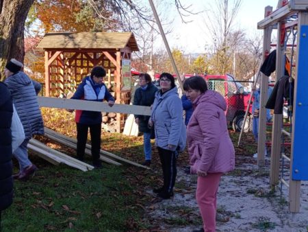 Zielone miejsce integracji tworzone przez seniorów w Janowicach Wielkich